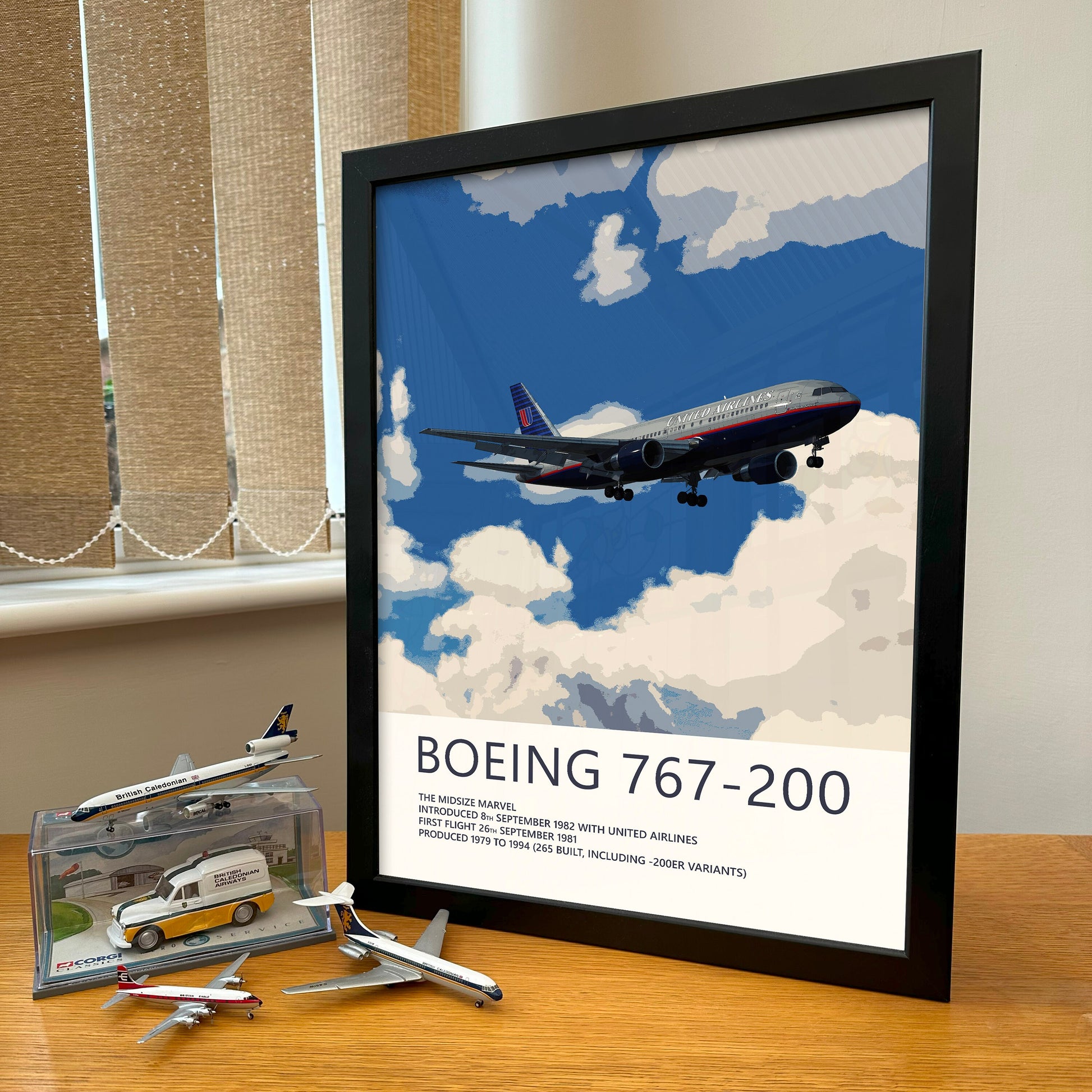 United Airlines Boeing 767 Poster - Fine Aviation Artwork - Fantastic gift for pilots, cabin crew or plane enthusiasts